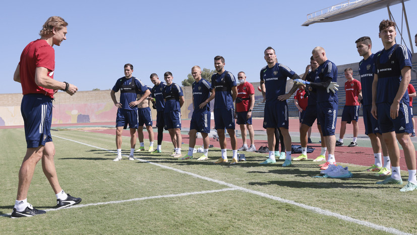 Карпин сообщил, что Макаров получил травму перед матчем со Словакией