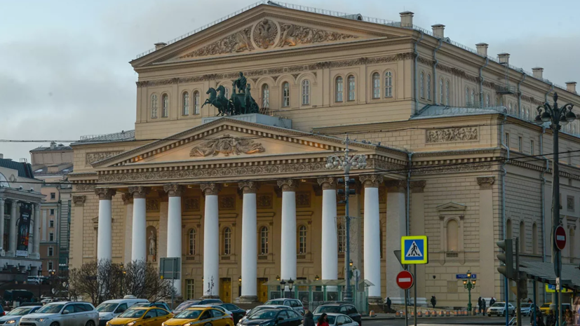 СК проводит проверку по факту смерти артиста во время оперы в Большом театре