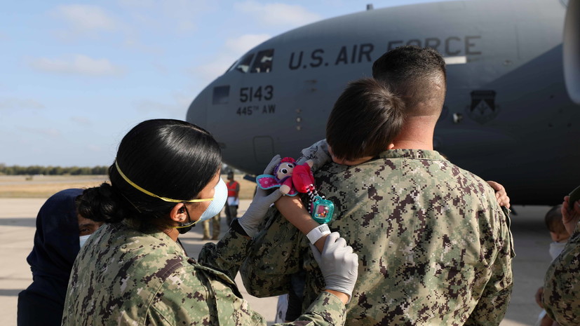 США прекращают использование военных рейсов для вывоза людей из Афганистана