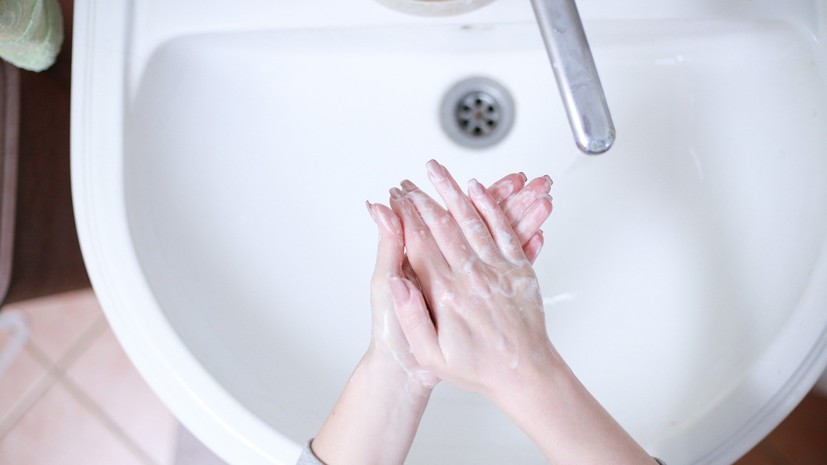 Дерматолог Скорогудаева предупредила о рисках частого мытья рук
