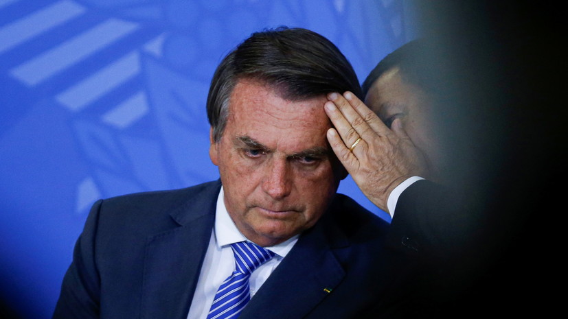 В Бразилии сенаторы одобрили обвинения против Болсонару в девяти преступлениях