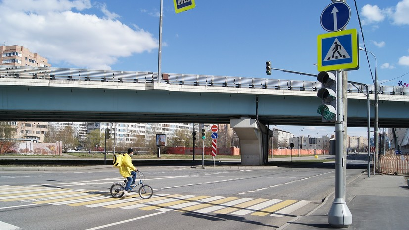 В сервисах доставки заявили о росте числа заказов из ресторанов в Москве