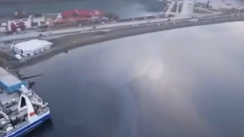 Прокуратура проверяет информацию о разливе нефтепродуктов в Авачинской бухте