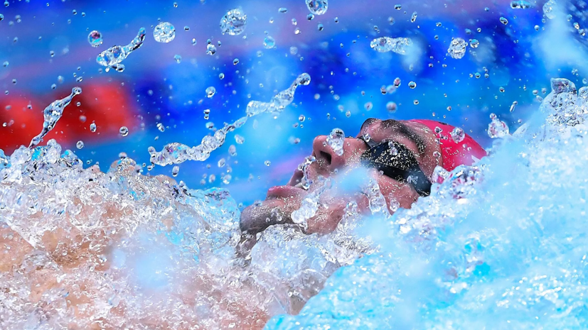 Колесников победил в 100-метровке на спине на этапе КМ по плаванию в Казани