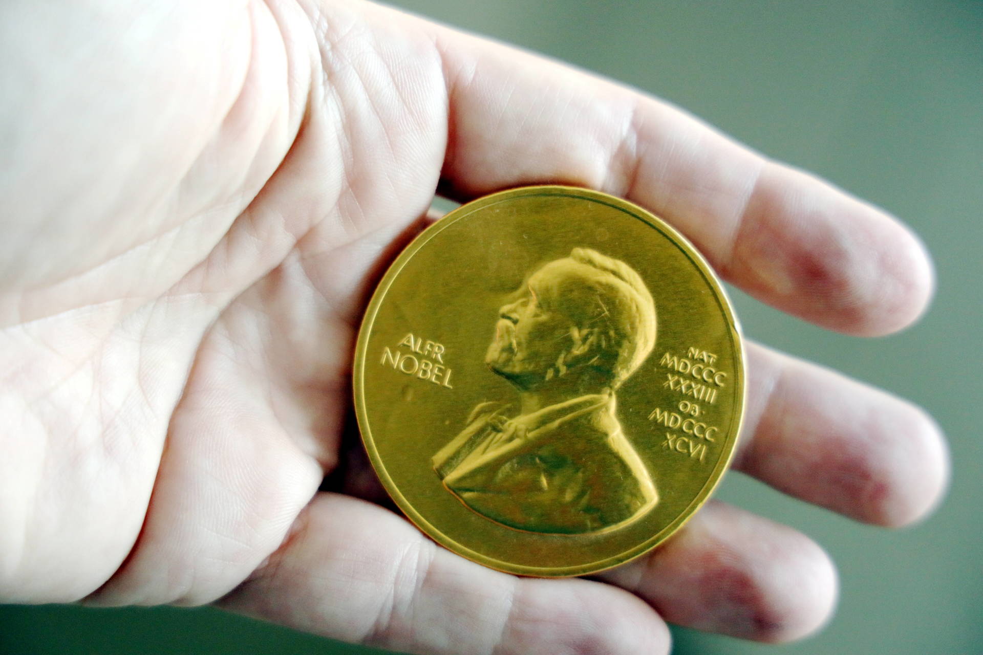 Нобелевская премия по экономике Фриш. Нобелевская премия 2003 год. Нобелевскую премию в Саратовской.