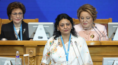 Президент Международного форума стран БРИКС Пурнима Ананд на Евразийском женском форуме в Санкт-Петербурге