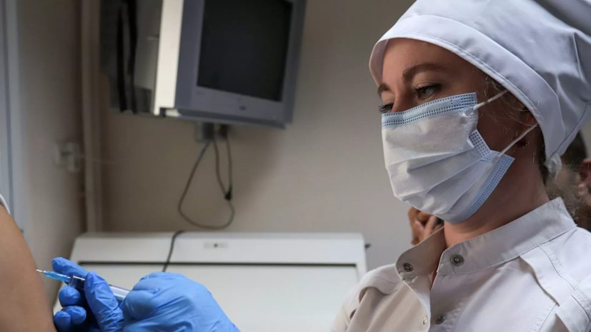Попова заявила, что в России не более 5% вакцинированных заболели коронавирусом