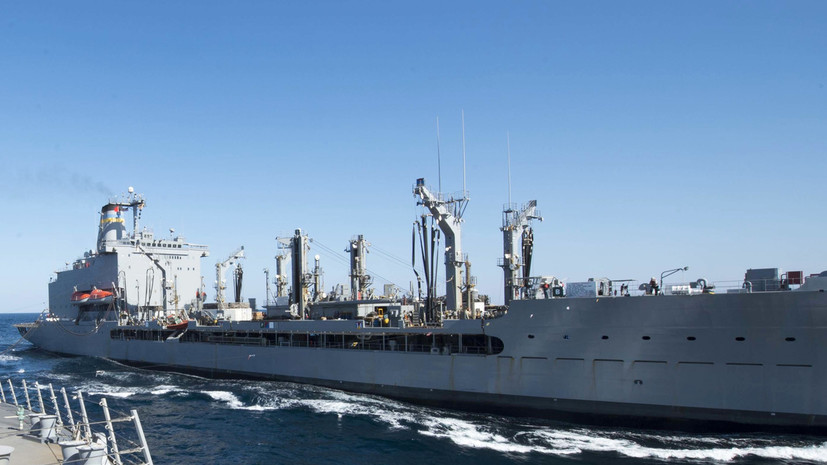 Танкер-заправщик ВМС США направляется в Чёрное море