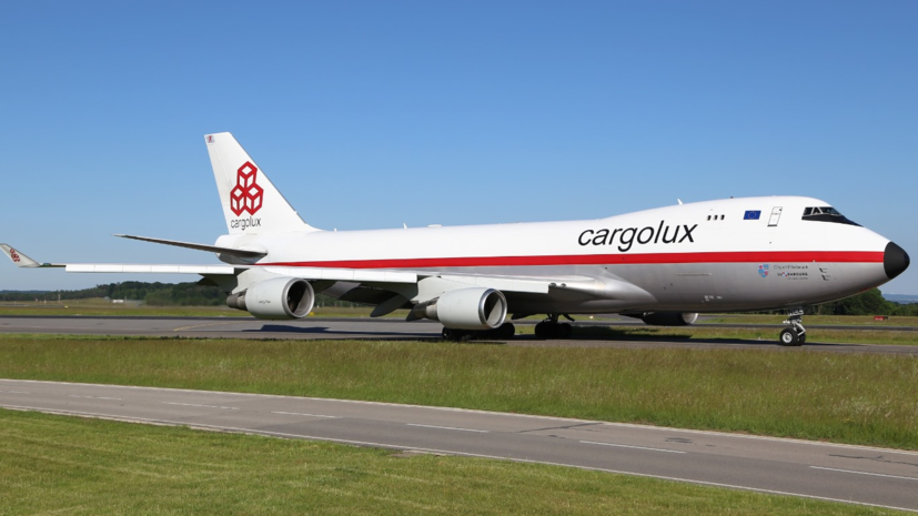 Грузовой Boeing 747 совершил аварийную посадку в Новосибирске