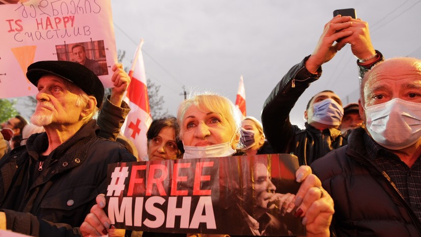 Сторонники Саакашвили проводят митинг в Тбилиси