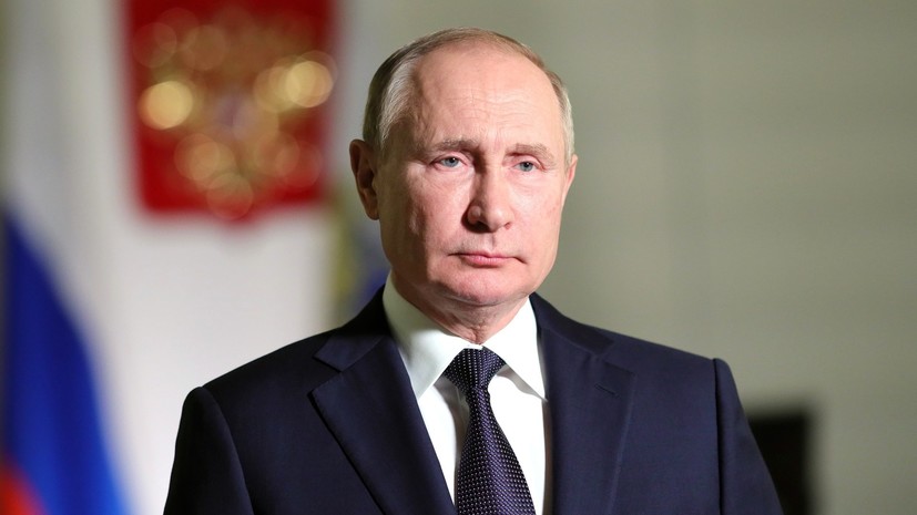Путин поздравил сотрудников органов внутренних дел с профессиональным праздником