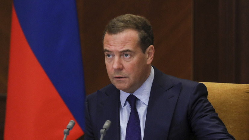 Медведев выразил соболезнования в связи с кончиной академика РАН Чазова