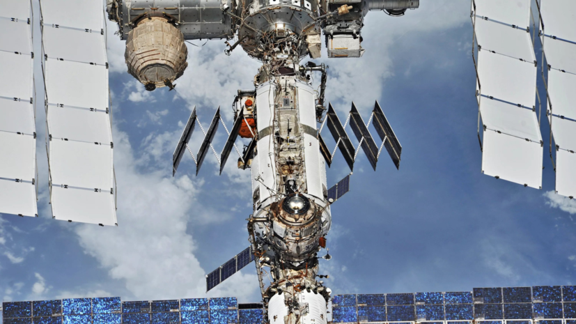Космонавты на МКС не заметили контакта космического мусора со станцией