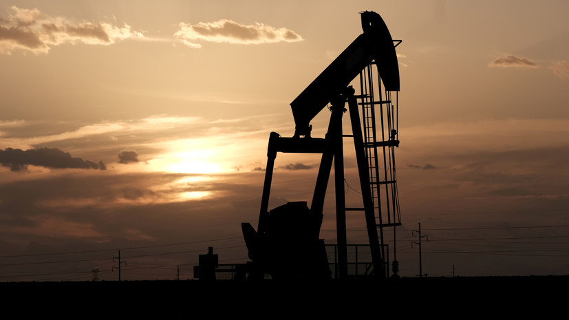 Цена нефти Brent опустилась ниже $80 впервые с 7 октября