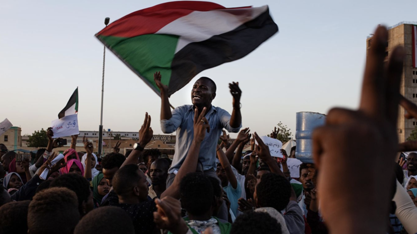 В Судане подписали соглашение о возвращении власти гражданскому правительству