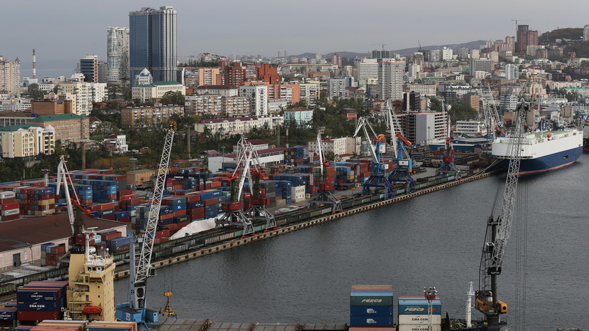 Савельев заявил о нормализации ситуации с грузами в портах на Дальнем Востоке