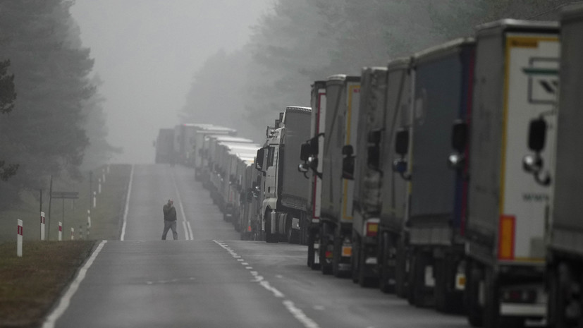 На границе Белоруссии со странами ЕС скопилось более 4 тысяч грузовиков