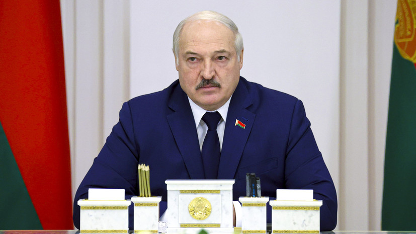 Лукашенко пригрозил остановить экспорт энергоносителей в случае закрытия границы Польшей