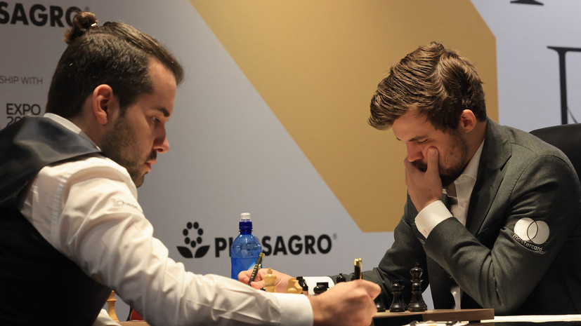 Упущенный шанс: как Непомнящий и Карлсен в пятый раз подряд сыграли вничью в матче за шахматную корону