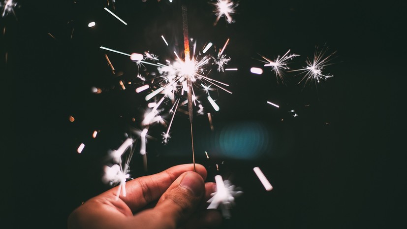 Стилист Зобкова перечислила антитренды новогодней ночи