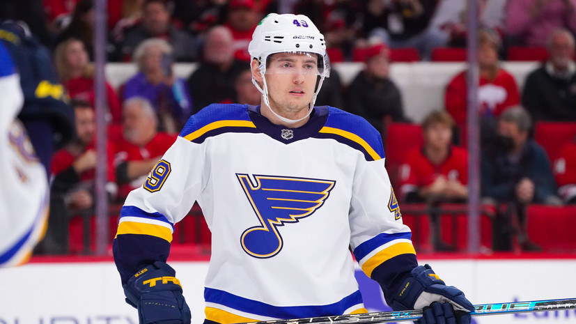 В НХЛ отметили прогресс российского игрока «Сент-Луиса» Барбашёва