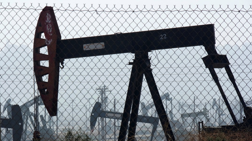 Цены на нефть Brent и WTI снизились более чем на 5%