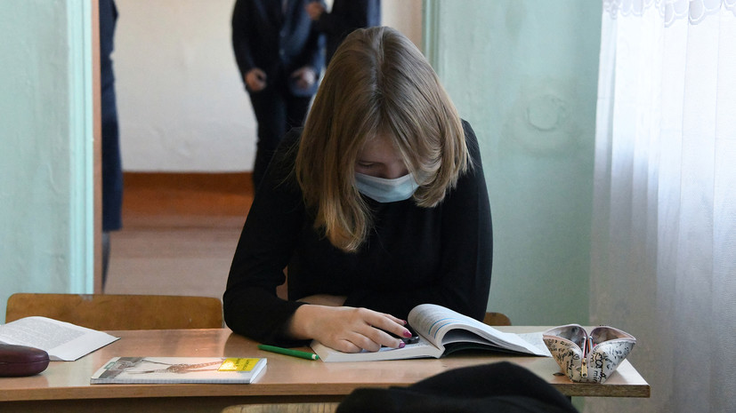 В Минпросвещения не планируют продлевать школьные каникулы из-за ситуации с коронавирусом