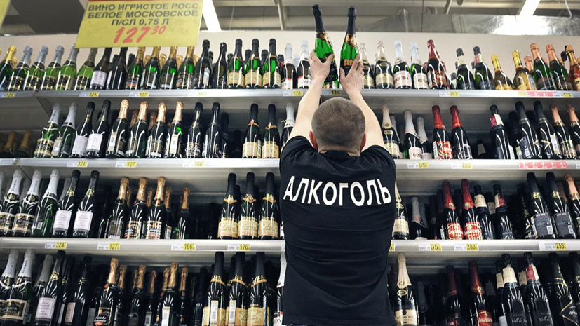 Депутат Госдумы Хамзаев предложил размещать алкогольные магазины вне населённых пунктов