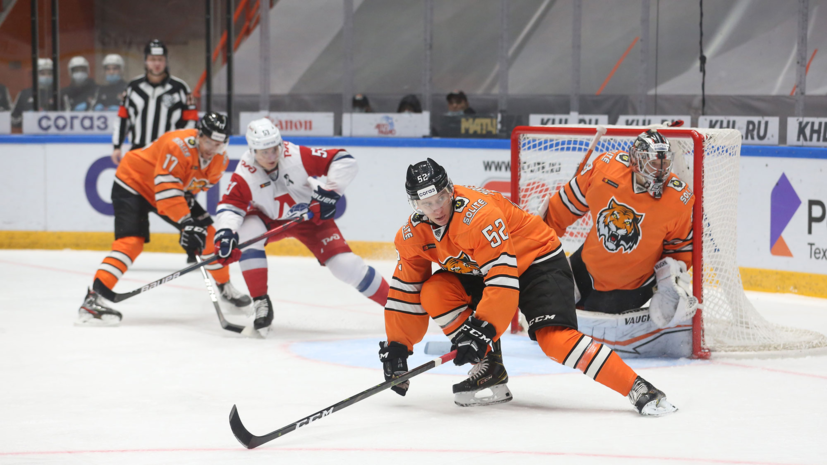 «Локомотив» на выезде обыграл «Амур» в матче КХЛ