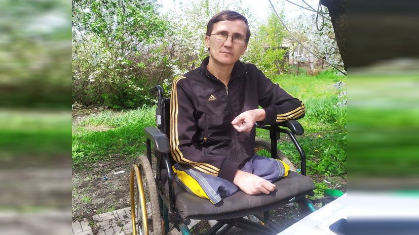 «Пытался подняться, но не смог»: 32-летний Александр Самарцев из Донбасса лишился ног после обстрела ВСУ