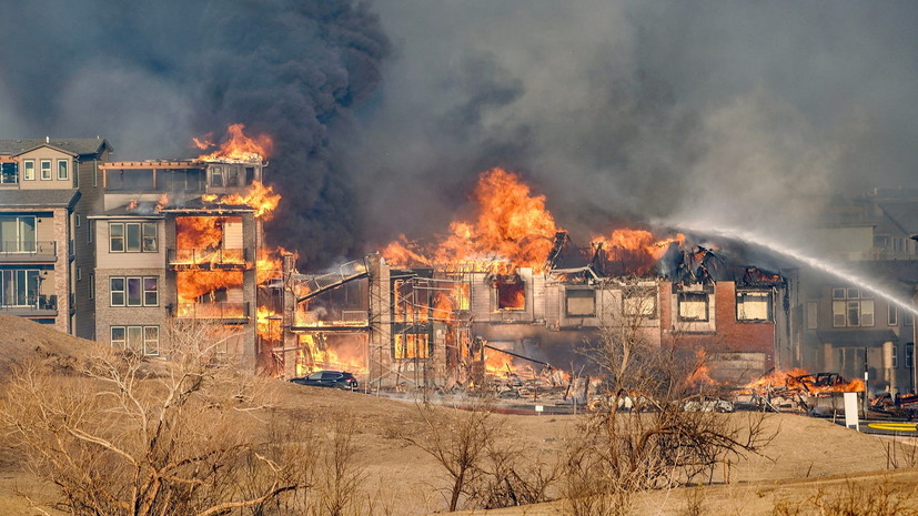 В штате Колорадо объявили ЧС из-за природных пожаров