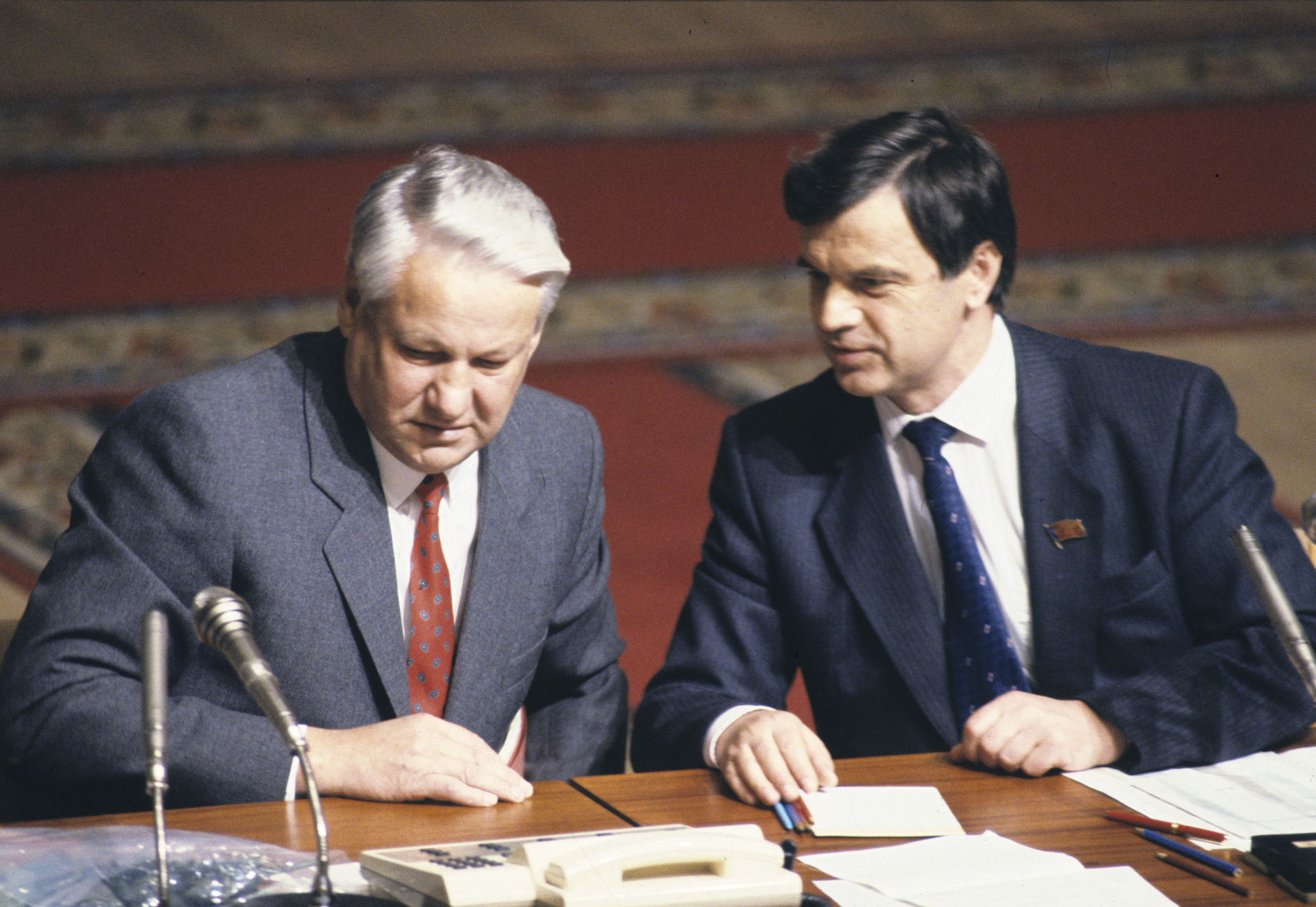 Первый председатель верховного совета. Ельцин Руцкой Хасбулатов. Председатель Верховного совета 1993 Хасбулатов. Хасбулатов 1992.