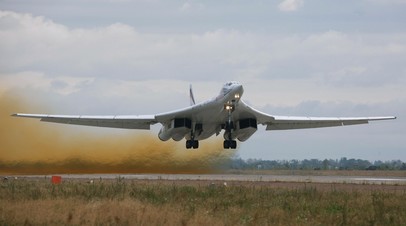 Сверхзвуковой стратегический бомбардировщик Ту-160 «Белый лебедь»