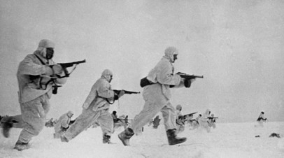 Советские десантники в бою