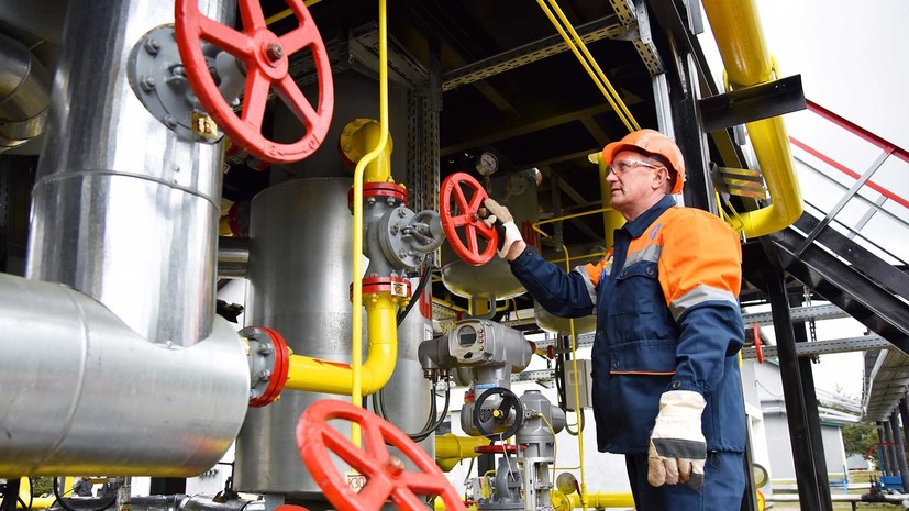 Транзит российского газа через Украину в Словакию за сутки сократился почти на 30%