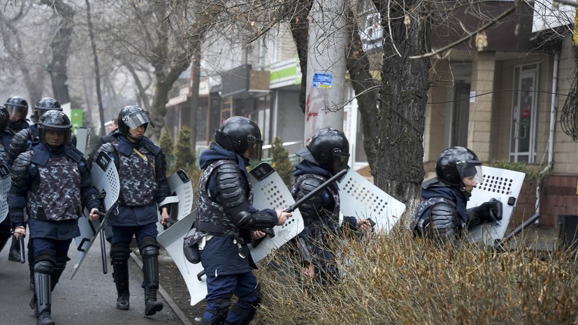 Протестующие в Алма-Ате мешают работе скорой помощи