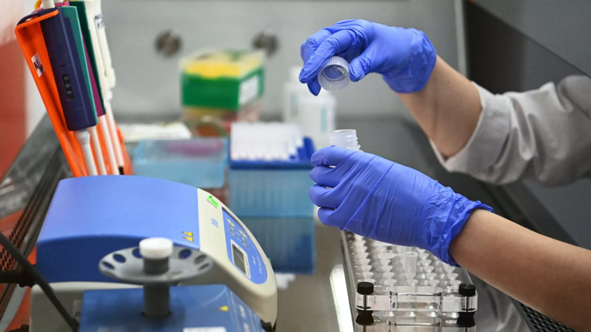 В Минздраве ФРГ сообщили, что вакцинированные легче переносят штамм «омикрон»