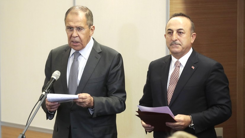 Чавушоглу и Лавров обсудили ситуацию в Казахстане