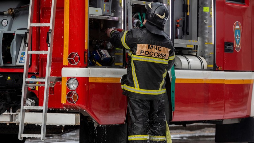 Три человека пострадали в результате пожара в жилом доме в Москве