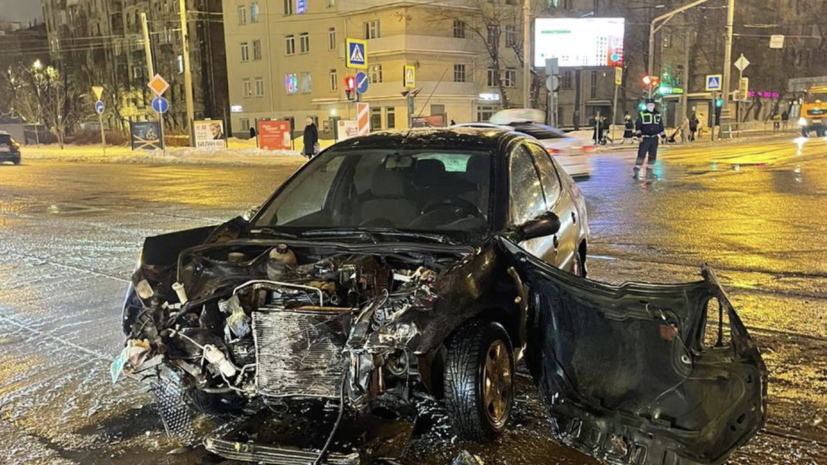 В результате ДТП с участием скорой помощи в Москве погибла женщина