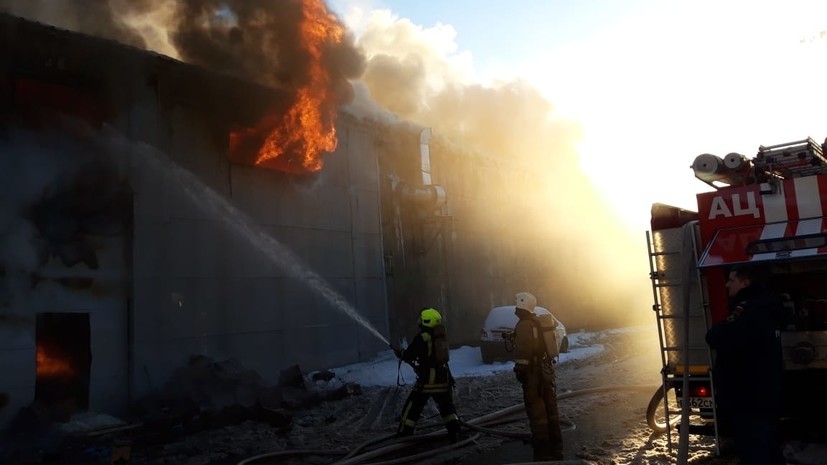 Опубликовано видео пожара на складе в Химках