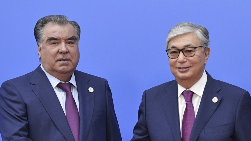 Токаев и глава Таджикистана обсудили ситуацию в Казахстане