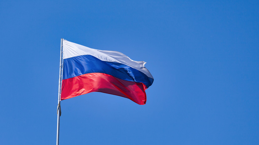 Аналитик Блохин осудил заявление экс-главы МИД Польши о том, что Россия «получит по яйцам»