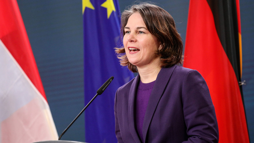 Бербок: Германия и Франция работают над возобновлением переговоров в нормандском формате