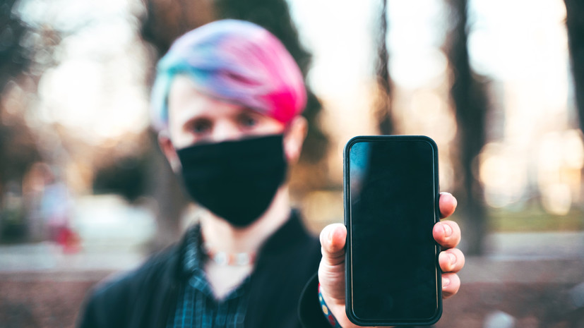 Песков заявил, что в России не рассматривают возможность введения QR-кодов для подростков