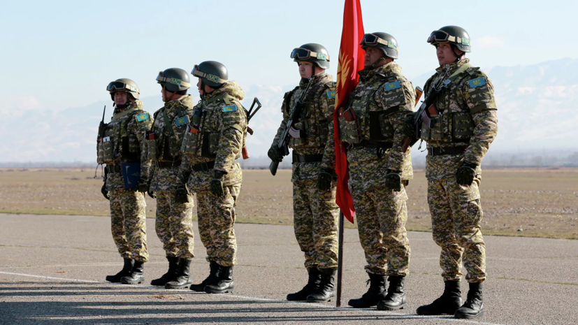 Лукашенко назвал операцию ОДКБ сигналом тем, кто «точит меч» по периметру границ