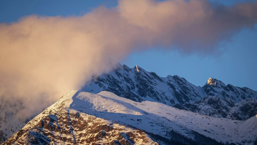 Из-за сильного снега в горах в Сочи объявлено экстренное предупреждение