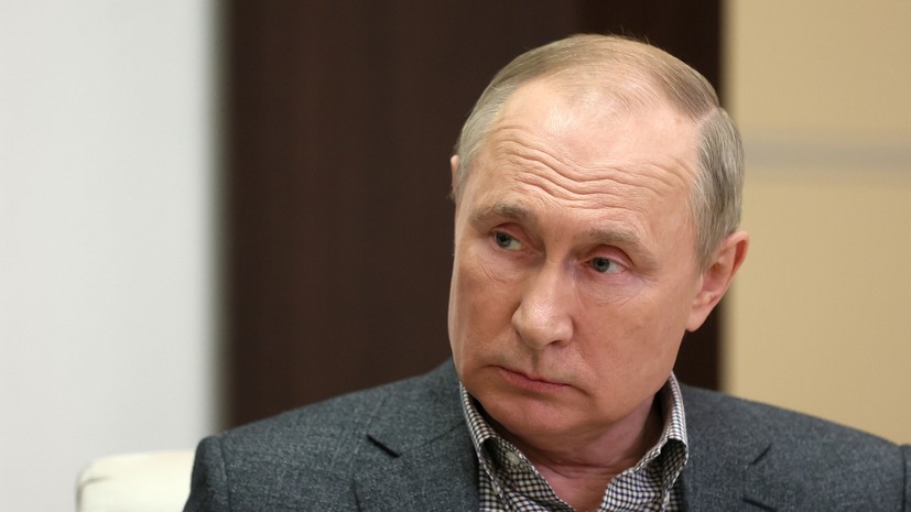 Песков заявил, что Путин принял решение не окунаться в прорубь из-за ситуации с COVID-19