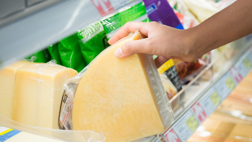 Диетолог Круглова назвала срок годности сыра после вскрытия упаковки