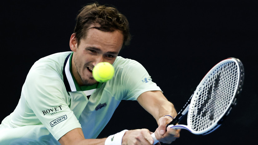 Кирьос гневно обратился к судье во время матча с Медведевым на Australian Open